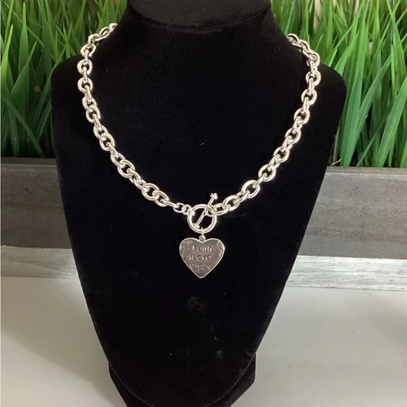 SILVER HEART PAPERCLIPS FASHION NECKLACE - Picture 11 of 11